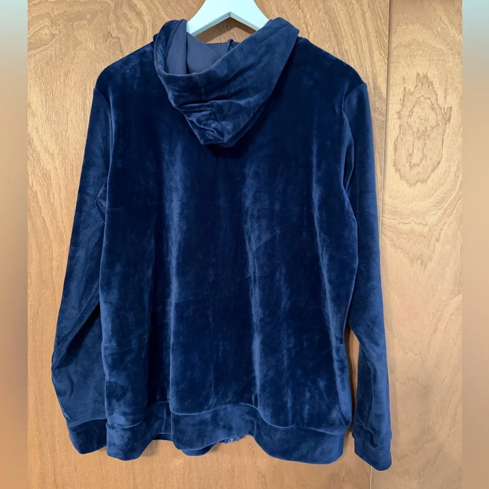 Gloria Vanderbilt | Deep Blue Velour Hoodie - Picture 4 of 7
